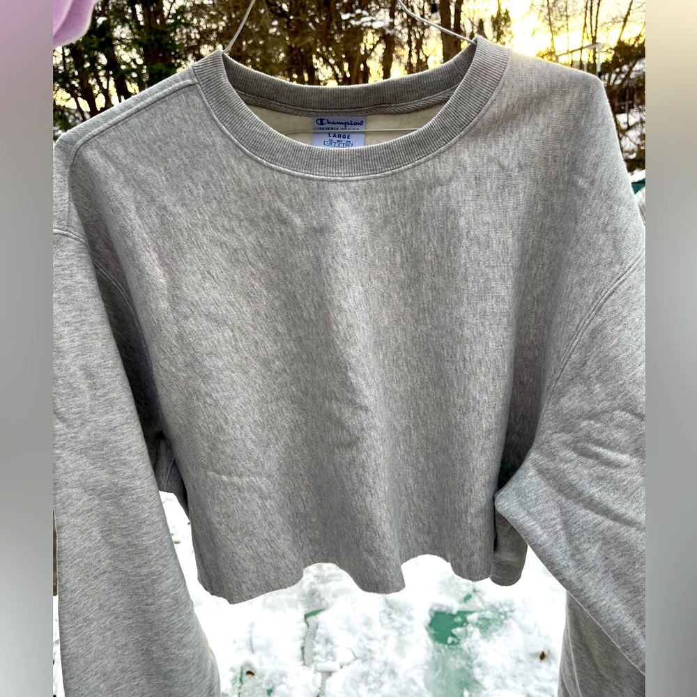 Women’s Champion Cropped Reverse Weave Sweatshirt size Large grey BNWT